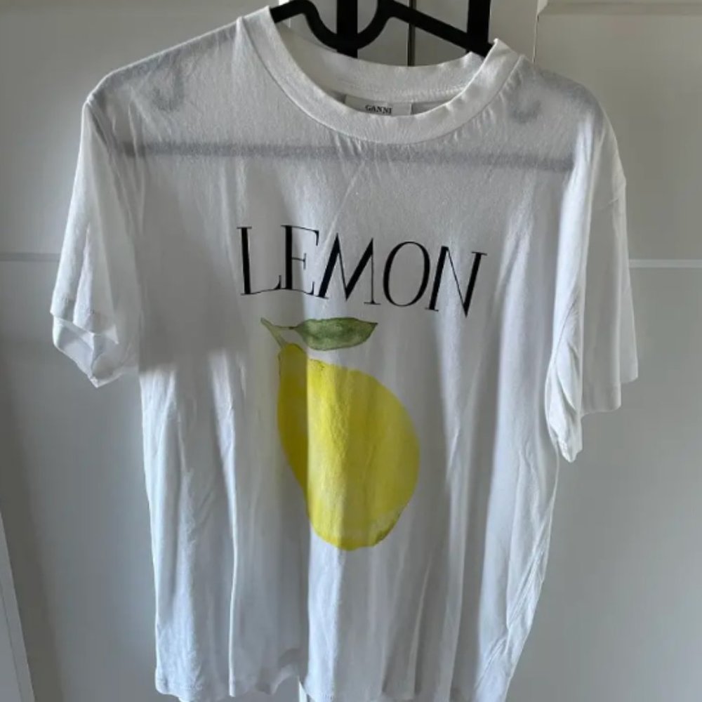 ISO - Ganni Fruit Murphy Tee M-XL